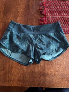 Lululemon speed up shorts size 6